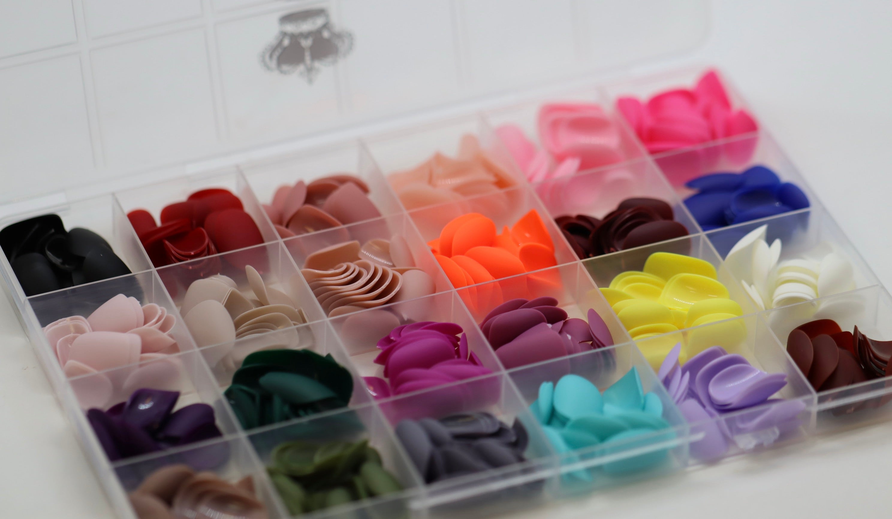 Short Round -- Full-Cover, Colored Nails